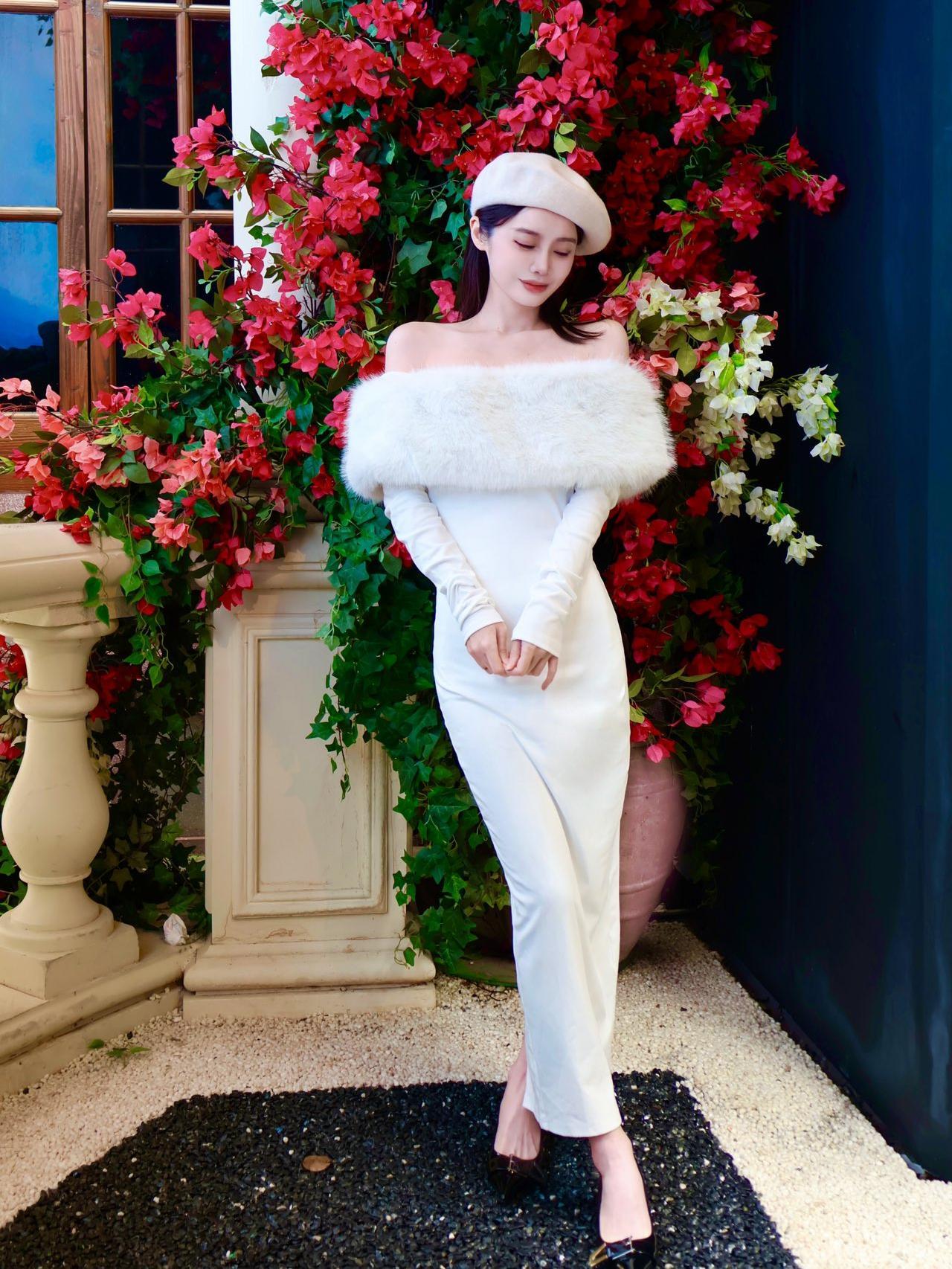 New Off-shoulder Shoulder-baring Tight Waist Sheath Long Sleeve Knitted Dress
